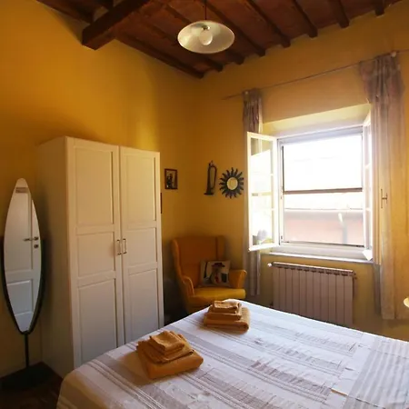 Tra I Tetti Con Bagno Privato Gasthof Pisa