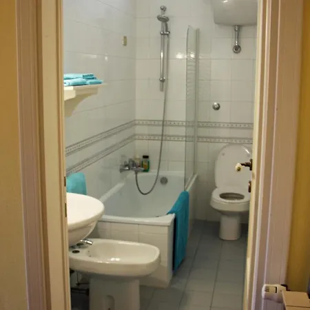 Gasthof Tra I Tetti Con Bagno Privato *